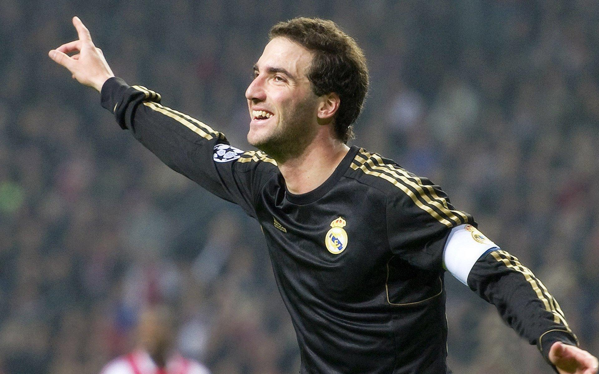 洛杉矶湖人主场大胜锁定西部第三 全队士气高昂剑指季后赛